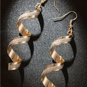 Bright and sparkly golden Spiral dangle earrings- NWT